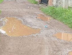 Jalan Kuburan di Tanjung Selamat Jadi Kubangan, Warga: Kami Sampai Timbun Sendiri