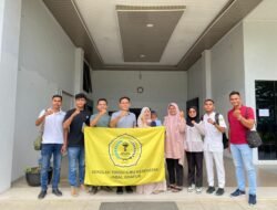 Ketua Yayasn Lepas Kontingen Mahasiswa STIKes Jabal Ghafur untuk Berlaga di POMDA Aceh XIX di Universitas Teuku Umar (UTU)