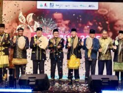 Wagub Aceh dan Utusan Khusus Presiden Hadiri HUT ke-23 Nagan Raya, Mardiono Terima Gelar Adat