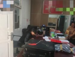 Satgas Damai Cartenz Serahkan Dua Tersangka Kasus Senjata Api Rakitan ke Kejari Jayawijaya