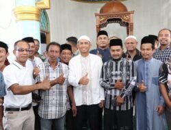 Kapolda Aceh Dipeusijuek oleh Warga Lampaseh Kota