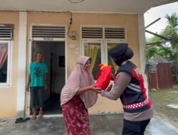 Ditsamapta Polda Aceh Gelar Jum’at Berkah Bagikan Sembako Di Aceh Besar