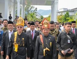 Wagub Fadhlullah Saksikan Momen Bersejarah, Tito Karnavian Dianugerahi Gelar Adat Tertinggi Aceh