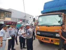 Satlantas Polres Aceh Utara dan Dishub Gelar Ramp Check Kendaraan Angkutan di Lhoksukon