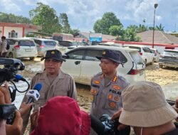 Kapolres Aceh Tamiang Cek Mobil Terdampak Banjir, Bantah Isu Mayat di Dalam Kendaraan