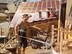 Polisi Tak Kenal Lelah Bersihkan SD Negeri Benua Raja di Aceh Tamiang