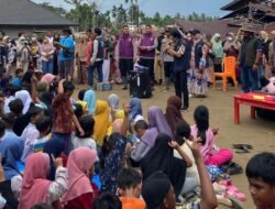 Tim Psikologi SSDM Polri Gelar Trauma Healing bagi Pengungsi Banjir di Pidie Jaya