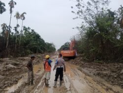 Beko Bantuan Kapolda Aceh Dikerahkan Bersihkan Wilayah Langkahan, Aceh Utara