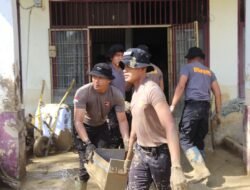Pembersihan Fasilitas Pendidikan Pascabanjir oleh Polri Terus Berlanjut di Aceh Utara