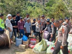 Polres Aceh Tengah Salurkan Bantuan Logistik ke Desa Terisolir di Kecamatan Linge