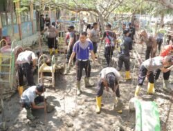 Dua Sekolah di Muara Batu Kembali Difungsikan Usai Dibersihkan Personel Polri