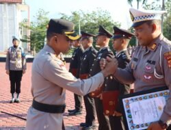 22 Personel Polres Aceh Besar Terima Tanda Kehormatan Satya Lancana Pengabdian