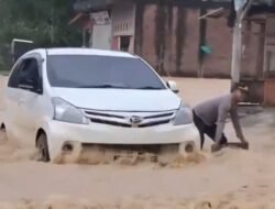 Hujan Lebat Picu Banjir Susulan, Kapolres Aceh Timur Siagakan Perahu Evakuasi di Sejumlah Gampong