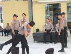 Kapolda Aceh Peragakan Ilmu Bela Diri kepada Ratusan Personel Ditsamapta