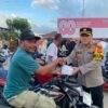 Indahnya Berbagi, Polres Aceh Utara Bagikan 200 Takjil Gratis Kepada Pengguna Jalan