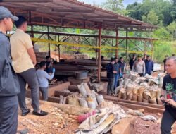 Polri Bongkar Penambangan Ilegal dan Penyelundupan Pasir Timah ke Malaysia, 7 Tersangka Diamankan