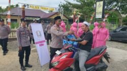 Polsek Tanah Luas dan Bhayangkari Berbagi Takjil serta Santuni Anak Yatim