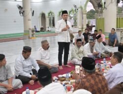 Wagub Aceh Hadiri Buka Puasa di Teupin Raya, Ratusan Warga Ikut Mendoakan Abu Razak