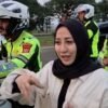 Tertinggal di Rest Area, Pemudik Asal Indramayu Diselamatkan Polisi dan Diantar Susul Keluarga