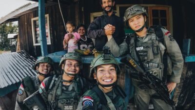 Tak Semua Bisa Pulang: Rindu yang Disimpan Demi Indonesia Tetap Tenang