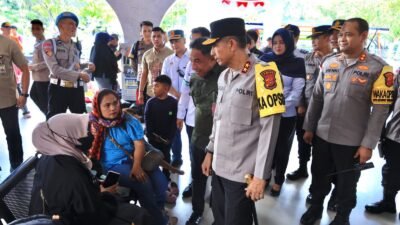 Tinjau Pospam Ops Ketupat Seulawah Ulee Lheue, Kapolda Aceh Pastikan Arus Balik Lebaran Lancar dan Masyarakat Terlayani dengan Baik