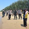 Patroli Gabungan Polres Aceh Utara dan TNI Amankan Kawasan Pantai Bantayan Saat Libur Idul Fitri
