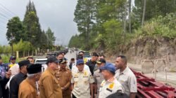 Mendagri dan Wagub Aceh Tinjau Infrastruktur Rusak, Salurkan Bantuan untuk Korban Bencana