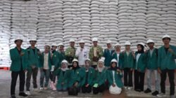 Mahasiswa Unsyiah Pelajari Pengelolaan Cadangan Pangan di Gudang BULOG Siron
