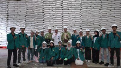 Mahasiswa Unsyiah Pelajari Pengelolaan Cadangan Pangan di Gudang BULOG Siron