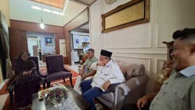 Wasekjen SPS Pusat dan Pengurus SPS Riau Bertakziah ke Rumah Duka H. Zulmansyah Sekedang