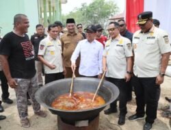 Wagub Aceh, Mendagri, dan Menko PMK Makan Bareng Praja IPDN di Aceh Tamiang