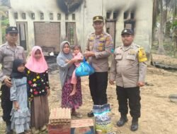 Kapolsek Baktiya Barat Salurkan Bantuan Sembako untuk Korban Kebakaran di Cot Laba
