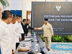 Denny Charter: Waspada ‘Trisula Maut’ Kebijakan Prabowo yang Picu Eksodus Investor