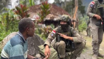 Patroli Humanis Satgas Ops Damai Cartenz-2026 di Sinak Perkuat Kedekatan dengan Masyarakat
