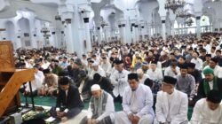 Kapolda Aceh Salat Idul Adha di Masjid Raya Baiturrahman Dan Serahkan Satu Ekor Sapi Untuk Qurban