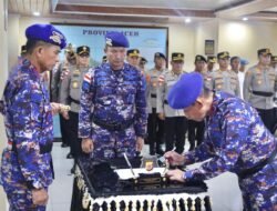Brigjen Pol. (Purn) Wahyu Prihatmaka, S.H., M.H., Serahkan Jabatan Dirpolairud Polda Aceh kepada Kapolda Aceh