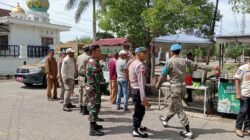 Pedagang yang Berjualan di Badan Jalan Ditertibkan, Polsek Lhoksukon Dampingi Kegiatan Pol PP dan WH