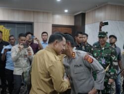 KAPOLDA ACEH SAMBUT KEDATANGAN MENDAGRI TITO KARNAVIAN DALAM KUNJUNGAN KERJA KE ACEH