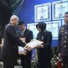 Bekerja Melebihi Tugas Pokok, Dua Personel Bidhumas Polda Aceh Terima Penghargaan pada Hari Bhayangkara ke-80