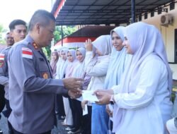 Sebagai Wujud Kepedulian Pimpinan, Kapolres Aceh Utara Berikan Tali Asih Kepada 25 Orang PHL