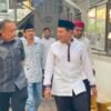 Dek Fadh Hadiri Seunujoh Almarhumah Ibunda Pimred Serambi Indonesia