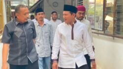 Dek Fadh Hadiri Seunujoh Almarhumah Ibunda Pimred Serambi Indonesia