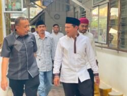Dek Fadh Hadiri Seunujoh Almarhumah Ibunda Pimred Serambi Indonesia