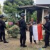 Polda Aceh Bagikan Bendera Merah Putih untuk Masyarakat