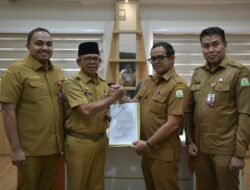 Taufik Resmi Jadi Plt Sekda Aceh, Dek Fadh Titip Pesan Jaga Integritas
