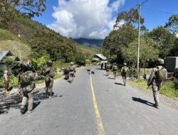 Satgas Kepolisian Operasi Damai Cartenz Perkuat Kehadiran Humanis di Distrik Muara Puncak Jaya