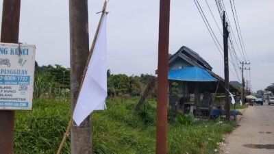 Bendera Putih Kembali Berkibar di Aceh Timur, Ratusan Korban Banjir Kecewa Proses Pemulihan Pascabanjir Belum Jelas