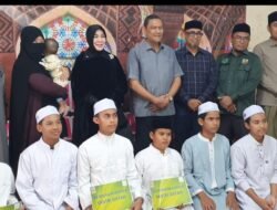 Wali Kota Banda Aceh Serahkan Santunan kepada Santri Dayah Al-Fathani