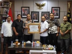 Kapolda Aceh Terima Penghargaan dari AMSI sebagai Tokoh Humanis Pemelihara Kamtibmas