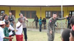 Bermain dan Belajar Bersama Anak, Satgas Kepolisian Operasi Damai Cartenz Berikan Dukungan Psikologis di SD Inpres Kago
